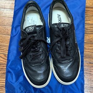 Autry Men's Black Leather Sneakers